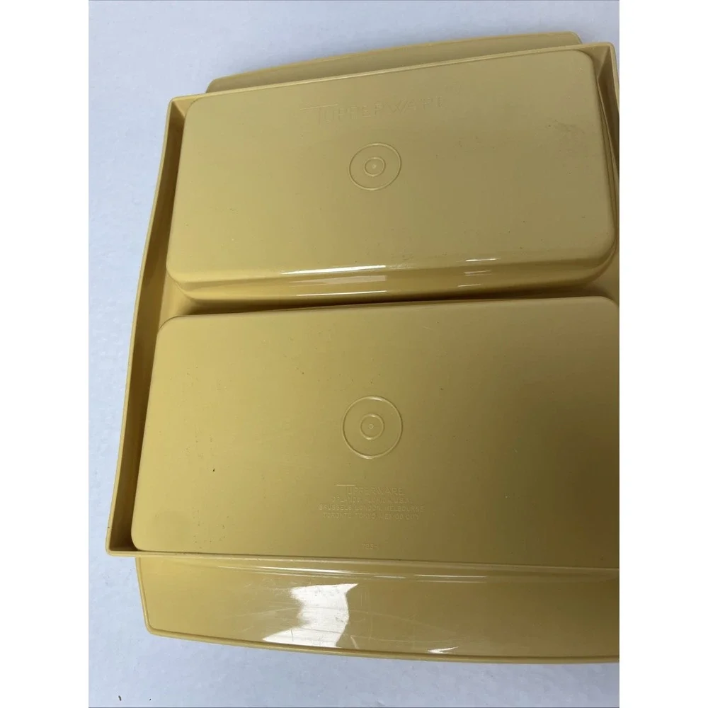 Tupperware Deviled Egg Keeper Carrier in Harvest Gold  723-1 USA